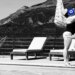 Δανάη Μπάρκα: Το γλυκό φιλί με τον Φάνη Μπότση δίπλα στην πισίνα