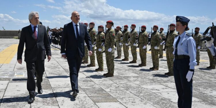 Δένδιας: Εξαιρετικές οι σχέσεις Ελλάδας και Πορτογαλίας – Εξετάζουμε την προμήθεια μεταγωγικών αεροσκαφών Embraer C-390