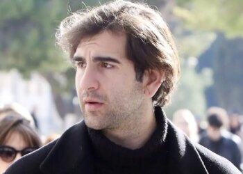 Δημήτρης Φιλιππίδης: «Γκρεμίστηκε η εικόνα του πατέρα μου, ακόμη και σήμερα δεν τον αναγνωρίζω»