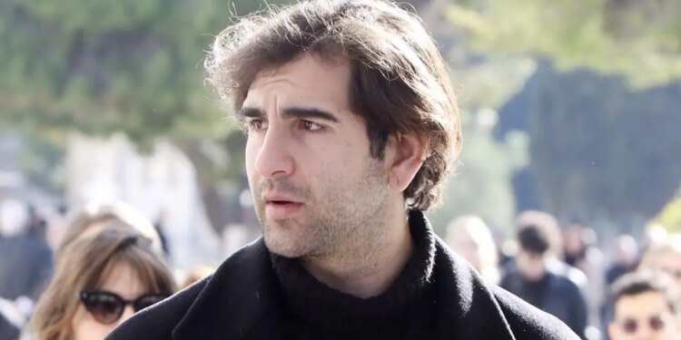Δημήτρης Φιλιππίδης: «Γκρεμίστηκε η εικόνα του πατέρα μου, ακόμη και σήμερα δεν τον αναγνωρίζω»