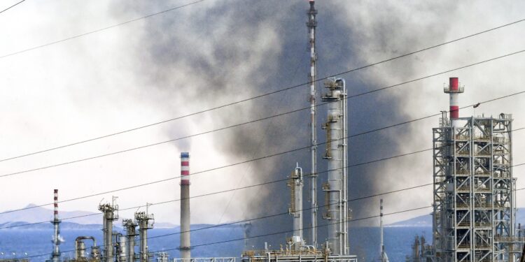 Μικρή κάμψη στην τιμή του πετρελαίου Brent από την εκτίναξη του 6% - Πτώση στις ευρωπαϊκές χρηματαγορές