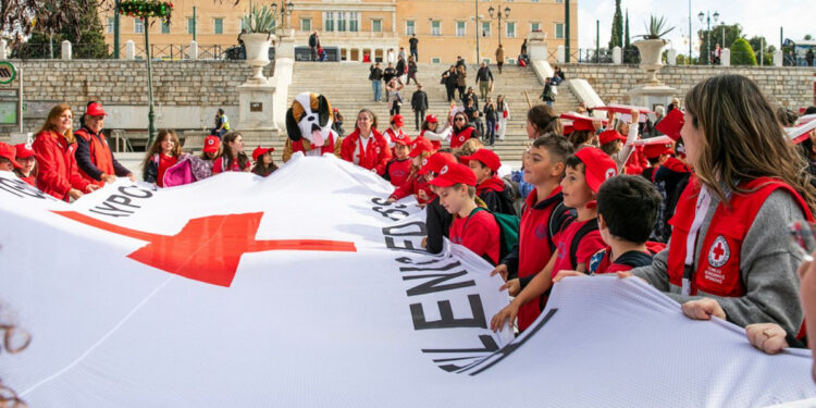 Ελληνικός Ερυθρός Σταυρός: Προειδοποιητικά σημάδια εφηβικής κατάθλιψης και πρόληψη αυτοκτονίας στους νέους