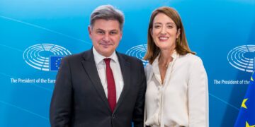 Συνάντηση Φαραντούρη – Μέτσολα με φόντο τα ελληνικά εθνικά θέματα
