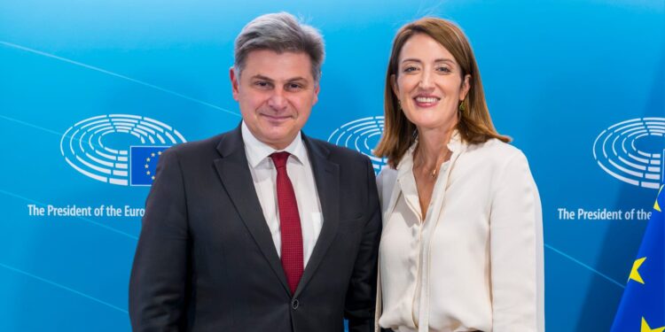 Συνάντηση Φαραντούρη – Μέτσολα με φόντο τα ελληνικά εθνικά θέματα