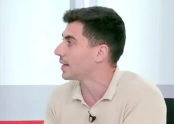Ο Φειδίας Παναγιώτου πανηγυρίζει: Το κόμμα της Άμεσης Δημοκρατίας είναι επίσημα στη Βουλή