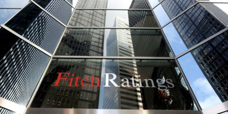 Fitch: Εύσημα στην Ελλάδα για τα στοχευμένα μέτρα στήριξης νοικοκυριών και επιχειρήσεων λόγω του αυξημένου ενεργειακού κόστους