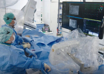 Η Siemens Healthineers παρουσιάζει νέα επεμβατικά συστήματα με Optiq AI στο Radiological Society of North America (RSNA) 2025