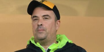 Γιάννης Αϊβάζης: «Όταν γεννήθηκε η κόρη μου, μπήκε δημοσιογράφος ντυμένος γιατρός μέσα στο νοσοκομείο»