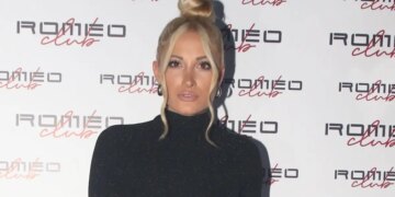 Ιωάννα Τούνη: Ο τρυφερός διάλογος με τον γιο της, την ώρα που τον πήγαινε στο αεροδρόμιο: «Θα μου λείψεις πολύ»