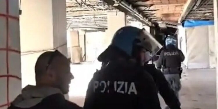 Ρώμη: Συμμορία μεταναστών βίαζε επί 3 ημέρες τουρίστρια από την Κολομβία - 5 συλλήψεις