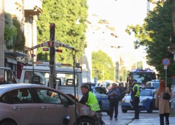«Απέδειξα ότι η Ιταλία δεν έχει πεθάνει» λέει ο άντρας που μπλόκαρε τον 31χρονο οδηγό της παράσυρσης στη Μόντενα