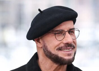 Τζον Τραβόλτα: Ο μπερές με έβαλε στις λίστες των πιο καλοντυμένων