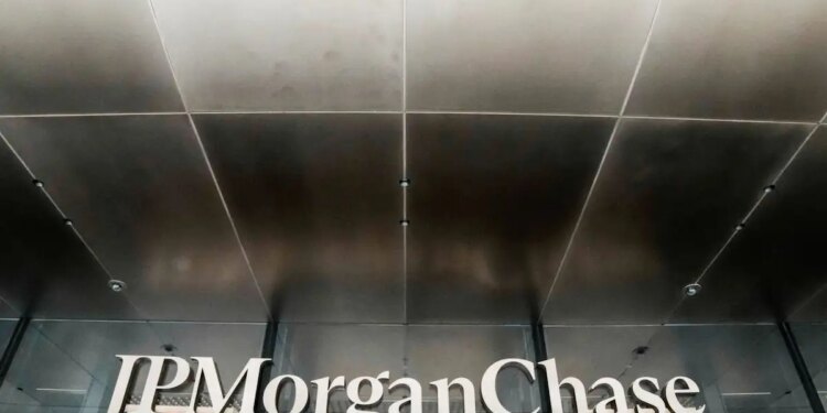 Σκάνδαλο στην JP Morgan: Στέλεχος κατηγορεί συνάδελφό του για σεξουαλική παρενόχληση - Στην αντεπίθεση η 37χρονη, «μου κατέστρεψε τη ζωή»