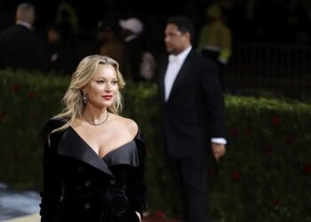 «Η δική της αλήθεια»: Η βιογραφική ταινία που ξεκλειδώνει τα μυστικά της αινιγματικής Κέιτ Μος