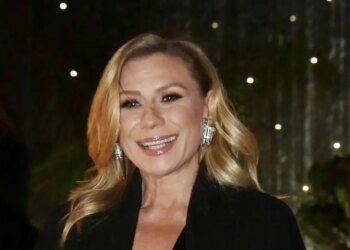 Η Κατερίνα Καραβάτου για τον γάμο της Αμαλίας Κωστοπούλου: «Ο Πέτρος δε μας αφήνει να πούμε πού βρίσκεται»
