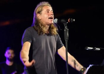 Ενοχλημένος ο Κοργιαλάς που το «Μια φορά» συνδέθηκε με το κόμμα Καρυστιανού: «Τελείωσε η καριέρα μου»