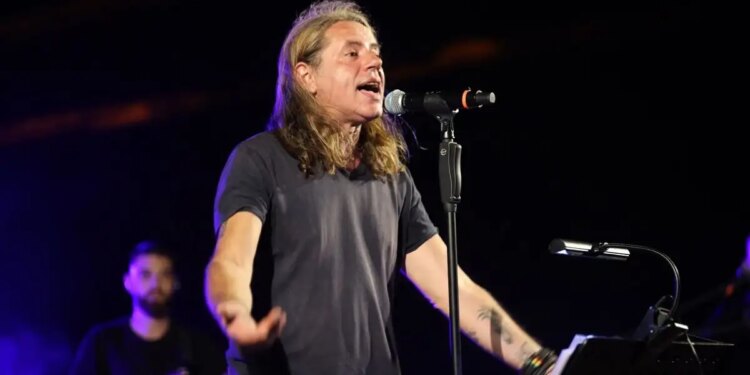 Ενοχλημένος ο Κοργιαλάς που το «Μια φορά» συνδέθηκε με το κόμμα Καρυστιανού: «Τελείωσε η καριέρα μου»