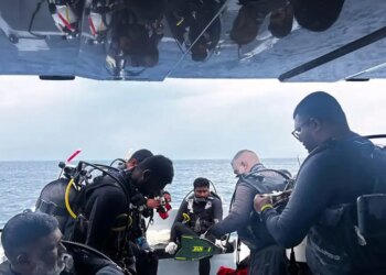 Μαλδίβες: Μάχη με τον χρόνο για την ανάσυρση των σορών των Ιταλών δυτών - Φόβοι πως θα τις προσεγγίσουν καρχαρίες