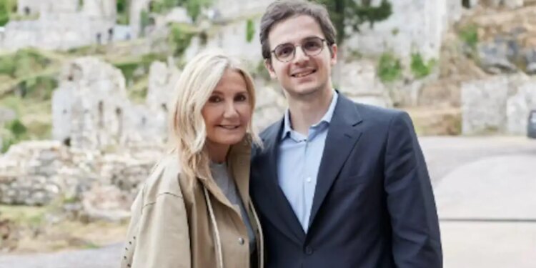 Η Μαρέβα Μητσοτάκη με τον γιο της Κωνσταντίνο στον Μυστρά: Η τρυφερή φωτογραφία και τα χρόνια πολλά