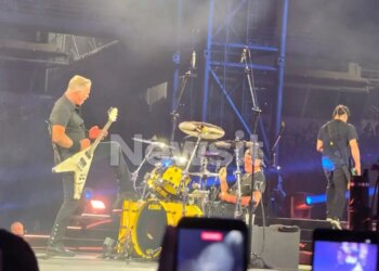 Οι Metallica γκρέμισαν το ΟΑΚΑ: Υπερθέαμα με Ζορμπά, Τρύπες και πάνω από 85.000 θαυμαστές – Δείτε όσα έγιναν στη μεγάλη συναυλία