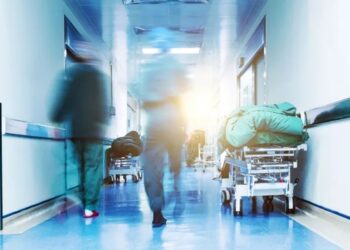 «Σιωπηλή παραίτηση» και ελλείψεις νοσηλευτών στην Ελλάδα – Τι είπε στο ΕΡΤnews Radio 105,8 ο Αντιπρόεδρος Ένωσης Νοσηλευτών Ελλάδας