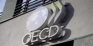 ΟΟΣΑ: Πρωτιά Ελλάδας στην αύξηση του εισοδήματος νοικοκυριών στο τέταρτο τετράμηνο του 2025