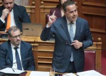 Βουλή: Ψηφίστηκε το νομοσχέδιο για τις ΑΠΕ – Παπασταύρου: Προχωράμε γρήγορα σε θέματα αποθήκευσης ενέργειας