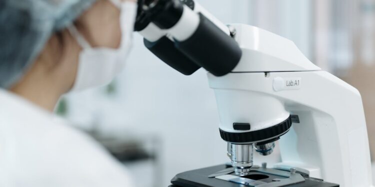 Νέα θεραπεία μετατρέπει τα βακτήρια του όγκου σε όπλο κατά του καρκίνου