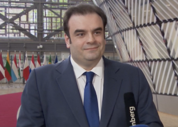 Eurogroup: «Αβεβαιότητα και διάρκεια» οι δύο λέξεις-κλειδιά από τον Κ. Πιερρακάκη λόγω των εξελίξεων στη Μ. Ανατολή