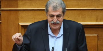 «Χρειάζεται πρόγραμμα σε σύγκρουση με την ολιγαρχία της διαπλοκής» – Κριτική Πολάκη στο μανιφέστο του ΙνΑΤ