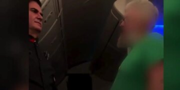 Αυστραλία: Επιβάτης δάγκωσε μέλος του πληρώματος - Ο πιλότος άλλαξε πορεία προς την Ταϊτή
