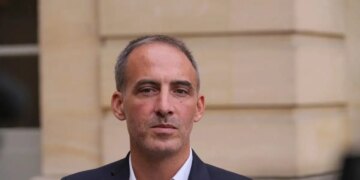 Politico: Ο Ραφαέλ Γκλουκσμάν είχε οδηγίες να αποφεύγει τους «φτωχούς» ψηφοφόρους
