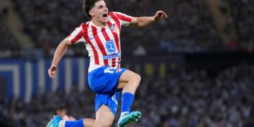 Μάχη Τσέλσι, Άρσεναλ και Παρί για Άλβαρες - www.ertsports.gr