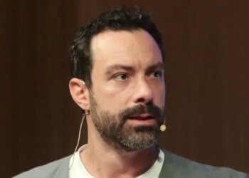 Σάκης Τανιμανίδης: «Ντροπή σου προδότη που υποστηρίζεις τον Ολυμπιακό» του έγραψαν στα social media