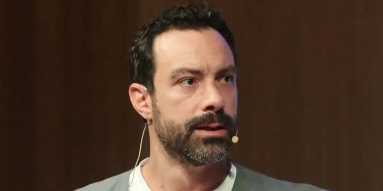 Σάκης Τανιμανίδης: «Ντροπή σου προδότη που υποστηρίζεις τον Ολυμπιακό» του έγραψαν στα social media