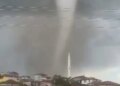Τουρκία: Τεράστιοι ανεμοστρόβιλοι έσπειραν τον τρόμο σε Σμύρνη και άλλες περιοχές - Δείτε βίντεο