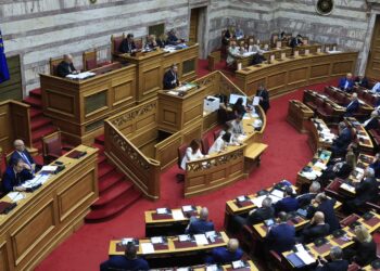 Με 151 βουλευτές η απόφαση για σύσταση Εξεταστικής Επιτροπής για τις τηλεφωνικές παρακολουθήσεις