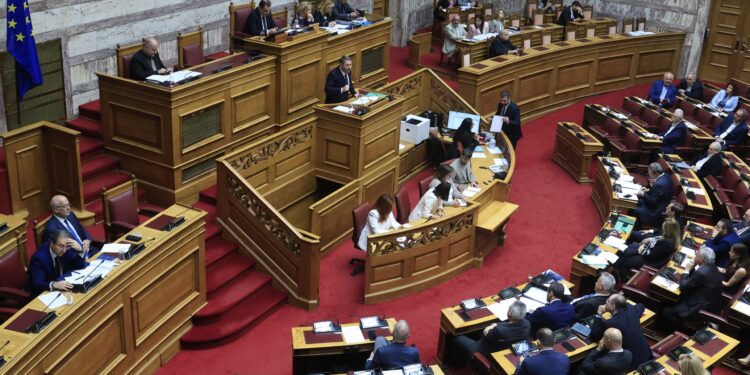Με 151 βουλευτές η απόφαση για σύσταση Εξεταστικής Επιτροπής για τις τηλεφωνικές παρακολουθήσεις