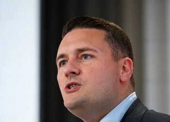 Βρετανία: Ο πρώην υπουργός Υγείας Στρίτινγκ δηλώνει ότι θέλει να είναι υποψήφιος για τη διαδοχή του Κιρ Στάρμερ