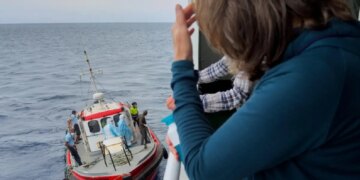 Χανταϊός: Νέες εικόνες από το κρουαζιερόπλοιο της καραντίνας - «Δεν πρέπει να φοβόμαστε την εξάπλωση» λέει ο Γκίκας Μαγιορκίνης