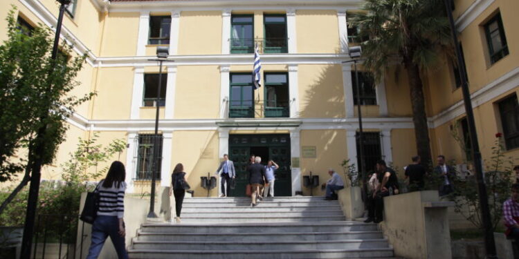 Απολογήθηκαν οι κατηγορούμενοι για διακίνηση ναρκωτικών στα Βόρεια Προάστια – Τι υποστήριξε ο φερόμενος ως αρχηγός