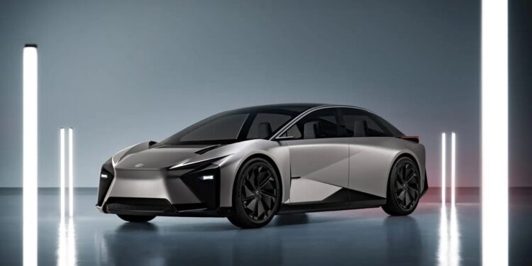 Lexus: «Άκυρη» τελικά η νέα ηλεκτρική ναυαρχίδα της