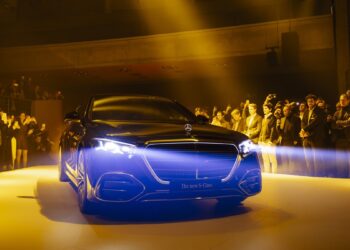 Οι ΗΠΑ βάζουν στο στόχαστρο τη Mercedes-Benz;
