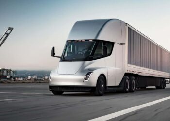 Το Tesla Semi αποκαλύπτει τα πλήρη τεχνικά του χαρακτηριστικά