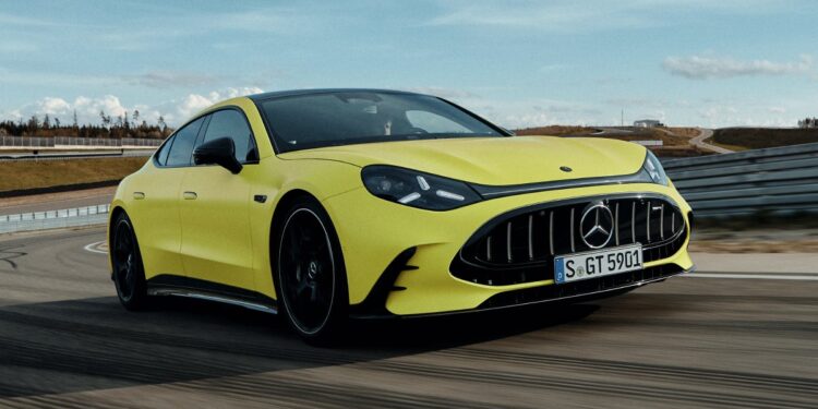 Η Mercedes-AMG GT 4-Door Coupe είναι πρωταθλήτρια στη φόρτιση