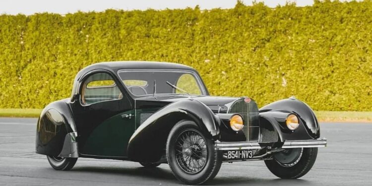 Η Bugatti που εγκαταλείφθηκε στον Β’ Παγκόσμιο Πόλεμο πωλείται για 5,3 εκατ. ευρώ