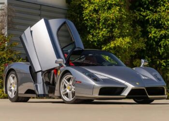 Μια μεταχειρισμένη Ferrari πουλήθηκε για 9 εκατομμύρια ευρώ! Τι το ιδιαίτερο έχει;