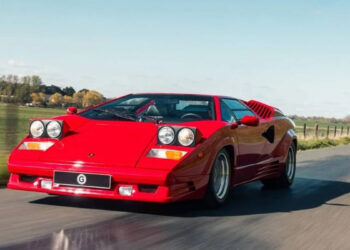 Πόσα θα έδινες για μια Lamborghini Countach με μόλις 1.791 χιλιόμετρα;