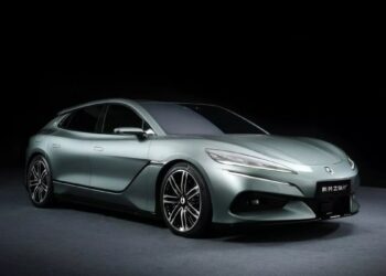 To Denza Z9GT των 1.156 ίππων driftάρει μόνο του (+ video)