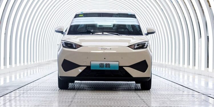 Η BYD θέλει να ξεπεράσει την Toyota